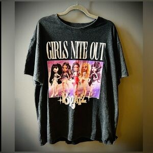 New with tags Y2K Bratz Girls Nite Out Tour Oversized shirt women’s size XL